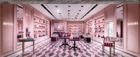 GUCCI GALERIES LAFAYETTE .